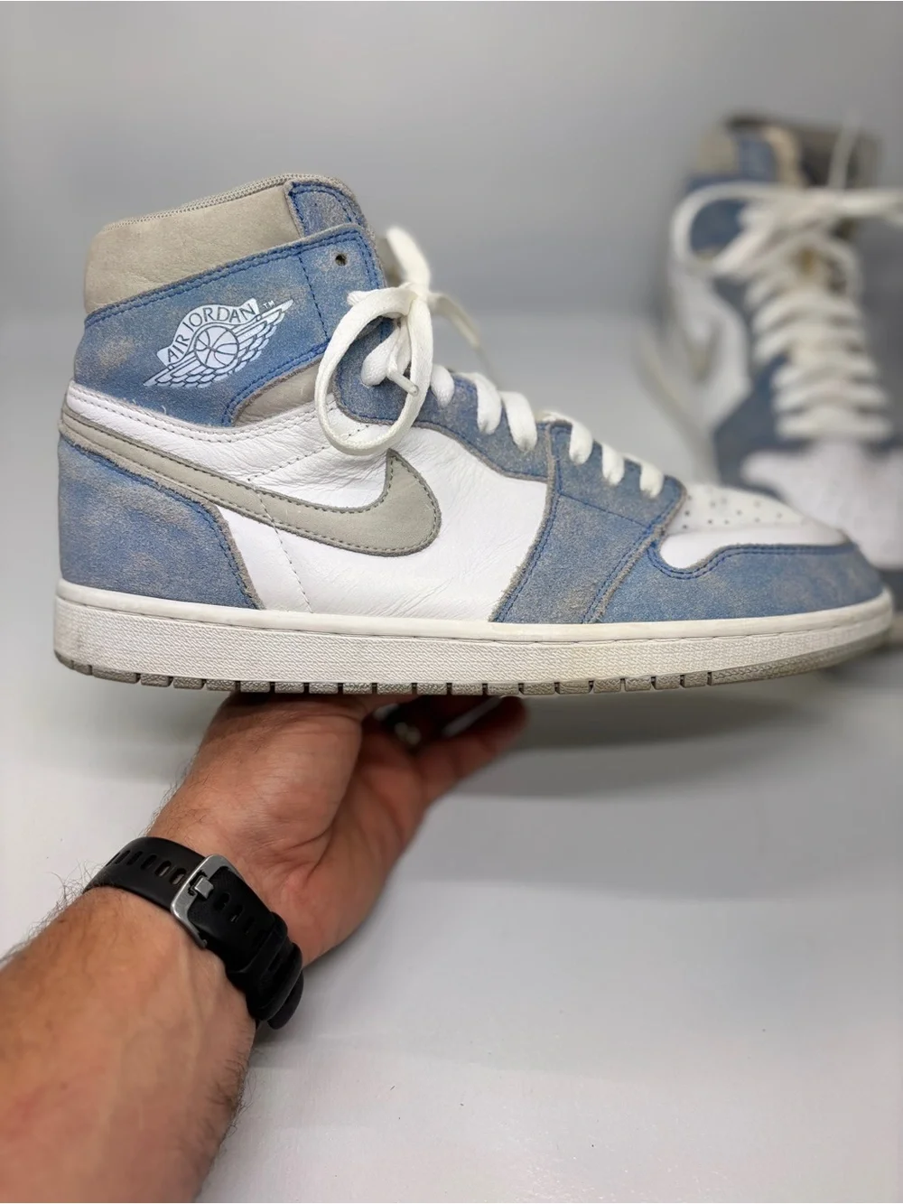 Nike Air Jordan 1 Retro High OG Hyper Royal 555088-402 Men’s Size 10.5